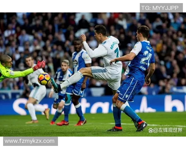 历届足球明星风采回顾与经典瞬间展示合集