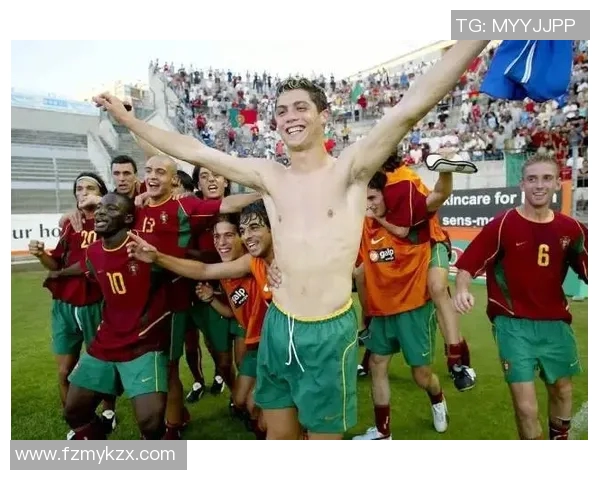 提升足球明星竞技水平的关键因素腰腹力量的重要性分析 提升足球明星竞技水平的关键因素腰腹力量的重要性分析